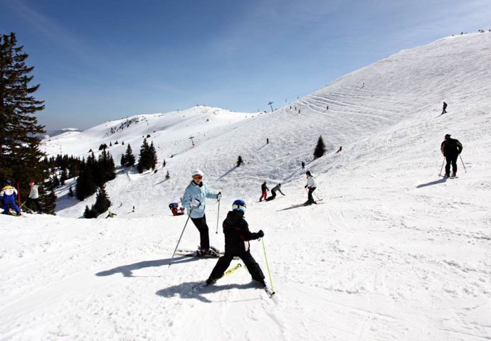 Na Jahorini snijeg preko metar