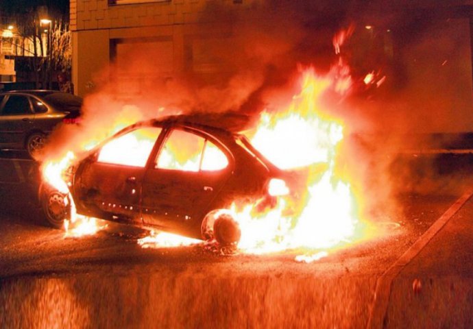 Šta se dešava u Sarajevu? Policajci u civilu u opsežnoj akciji hapšenja