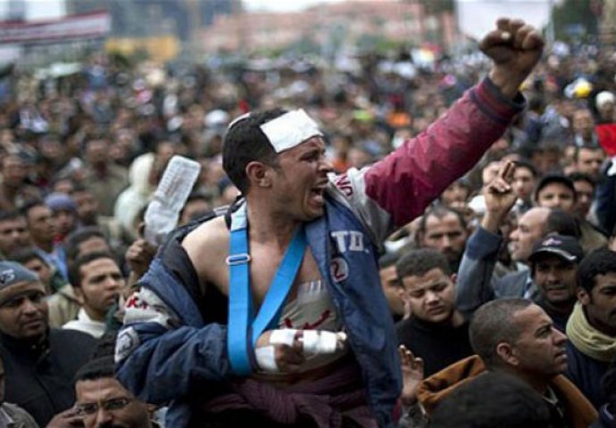 Doživotni zatvor za 230 pobunjenika protiv Mubaraka