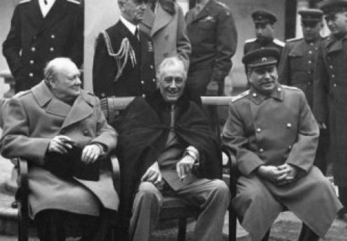 Otkriven spomenik Staljinu, Rooseveltu i Churchillu na Krimu