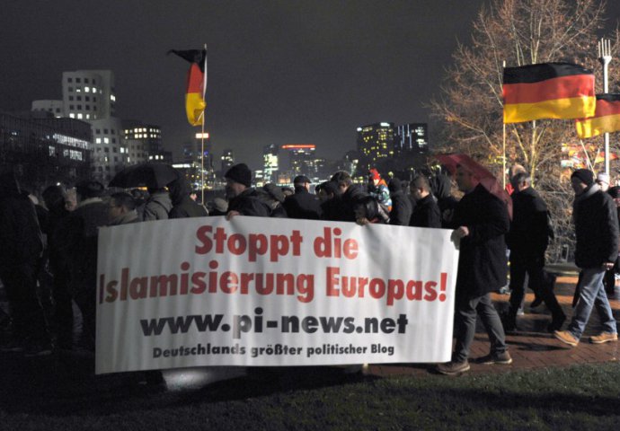 Sve što niste znali o anti-islamskom pokretu PEGIDA 