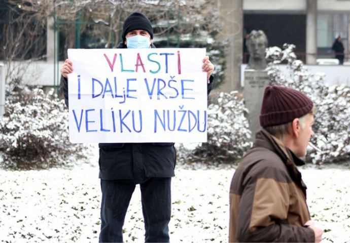 Na protestima u Sarajevu stotinjak građana