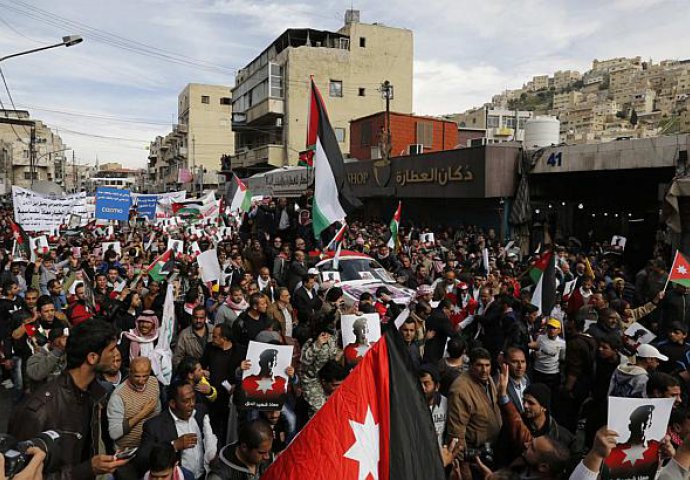 Jordan najavljuje: "Uništit ćemo ISIL!"