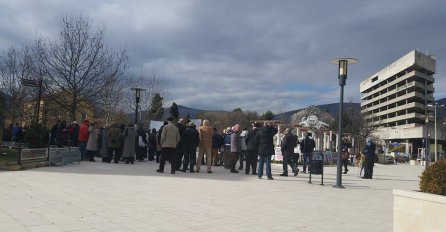 U Mostaru stotinjak ljudi na protestima!