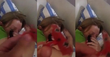 Supruga je hrkala, a on je našao način kako da se zabavi