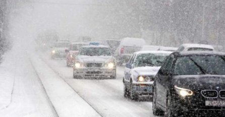 Snijeg pokrio cijelu regiju: Otežano odvijanje saobraćaja