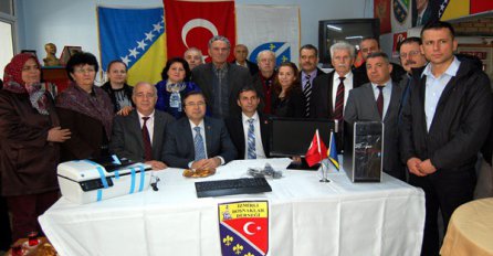 Bošnjaci iz Izmira šalju novu pomoć djeci iz potopljenih bh. gradova