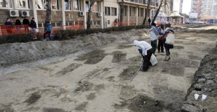 Otkriveno groblje ispod ulice u Novom Sadu