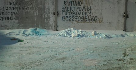 Mještane ruskog grada Čeljabinska iznenadio plavi snijeg