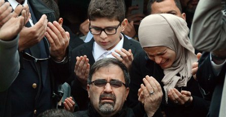 Ubijenim studentima muslimanima klanjana dženaza!
