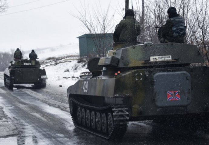 Uprkos sporazumu: "Rusija i dalje raspoređuje teško oružje u Ukrajinu"