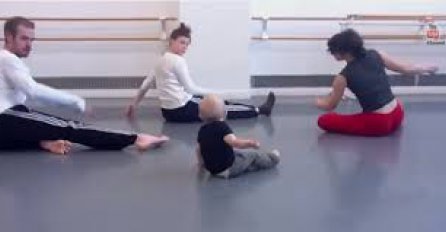 Pogledajte ovu bebicu na času modernog plesa!