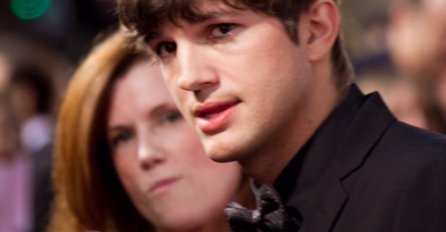 Ashton Kutcher nigdje ne ide bez umjetnog penisa