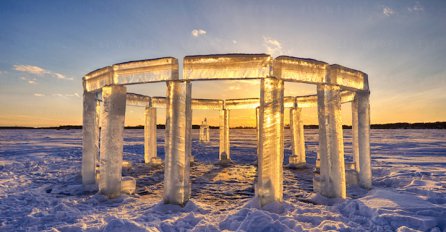Spektakularna 'Icehenge' skulptura na zaleđenom jezeru