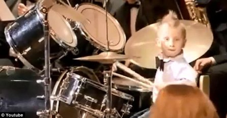 Trogodišnji Rus vodi čitav orkestar odraslih muzičara!