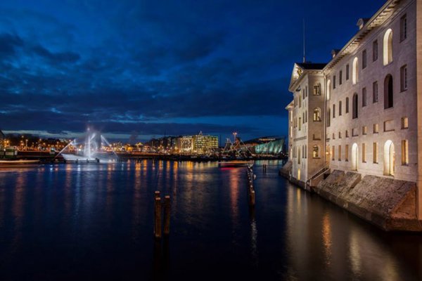 visual-skin-recreates-flying-dutchman-ghost-ship-4