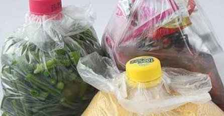 Vrećice za zamrzivač zatvorite čepovima plastičnih flaša