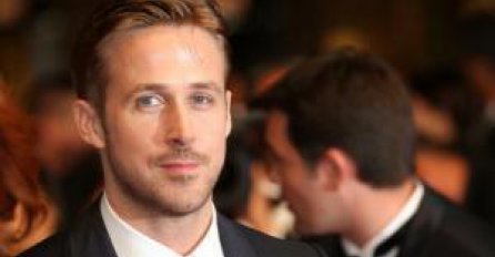 Ryan Gosling na ruci istetovirao žensko ime!