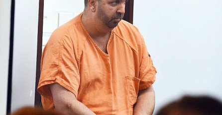 Nakon što je ubio tri muslimana, nalazi se pred smrtnom kaznom