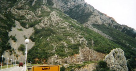 Drežnica: Nepoznati muškarac presreo djevojku i ukrao 3.100 KM