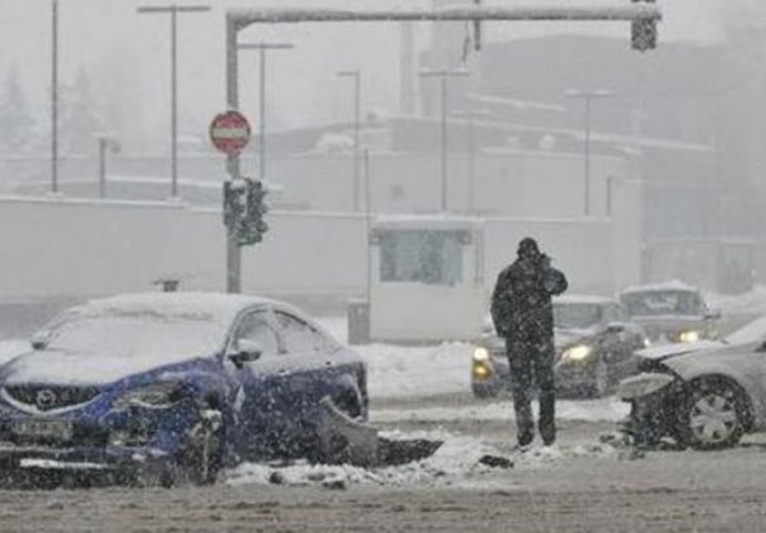 Sarajevo: U sudaru dvoje lakše povrijeđeno