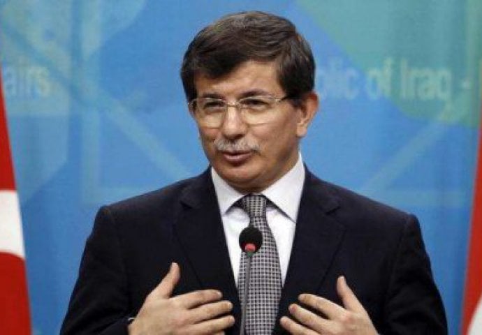 Davutoglu: Turska neće učestvovati u borbama protiv ISIS-a