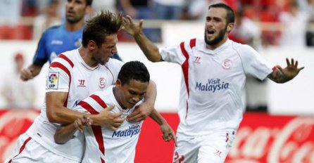 Sevilla na putu da odbrani naslov, šok u Napulju