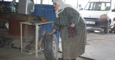 71-godišnja žena već 35 godina radi kao - vulkanizer!