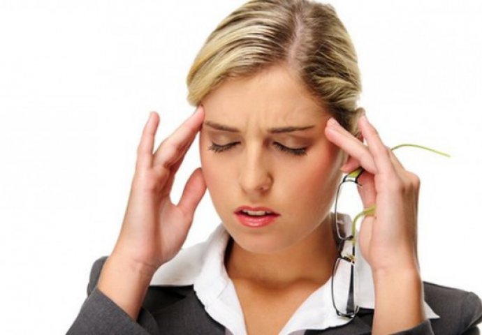 Imate probleme sa glavoboljom: Ovo je tačka na tijelu uz pomoć koje bol prestaje momentalno