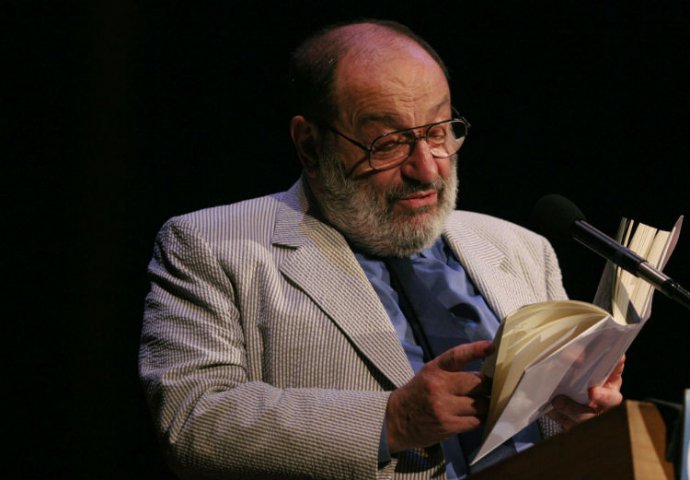 Hit u Italiji: Umberto Eco objavio roman o Mussoliniju, obmanama i ubistvu