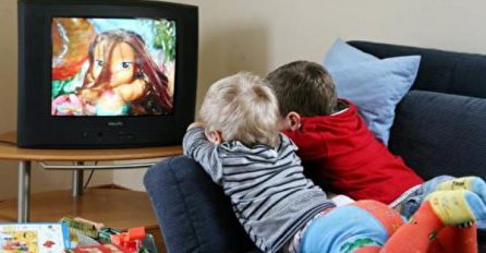 Ograničite djeci vrijeme koje provode pred televizorom
