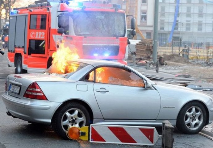 Haos na ulicama: Uhapšeno najmanje 500 osoba, povrijeđeno 80-ak policajaca