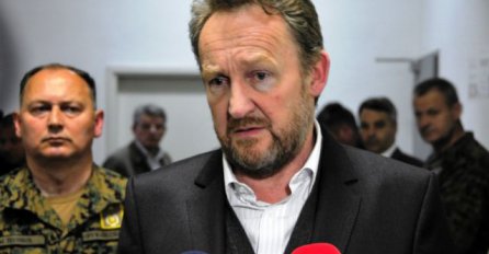 Izetbegović: Nema podjele ministarstava