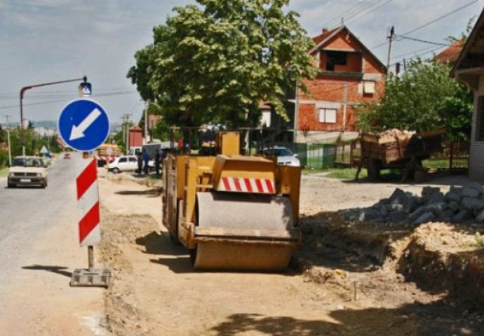 Skandalozno: Učenici izbačeni iz autobusa i ostavljeni na putu!