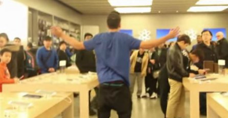 Scena u Appleovoj radnji: "Kupite Samsung, Apple je sr*nje!"