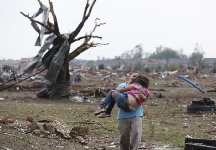 Snažan tornado pogodio Oklahomu, poginula jedna osoba