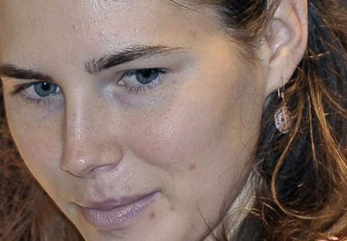 Amanda Knox oslobođena optužbi za brutalno ubistvo britanske studentice