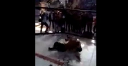 UZNEMIRUJUĆI SNIMAK: MMA borac umro u kavezu