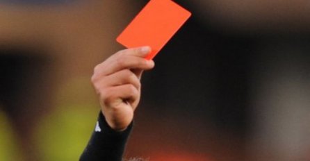 I to je moguće: Sudija podijelio 15 crvenih kartona na jednom susretu