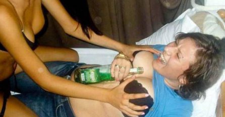 Ovi ljudi su toliko pijani da ne znaju za sebe!