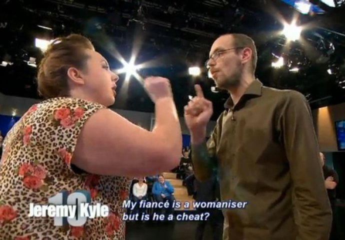 Pogrešan potez: Zaprosio je pred kamerama, a ovakav odgovor nije očekivao!