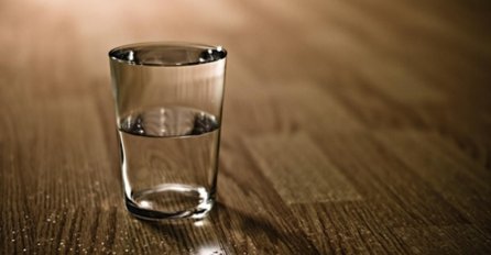 Pitanje koje je zaintrigiralo svijet: Koliko je teška ova čaša? Znate li vi pravi odgovor?