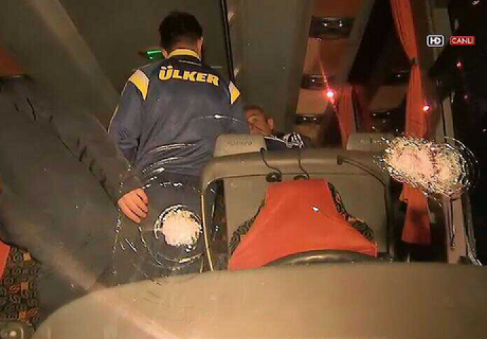 Naoružani napadači napali autobus sa igračima Fenerbahcea