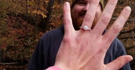 On se preziva Burger, ona King, a Burger King im plaća vjenčanje