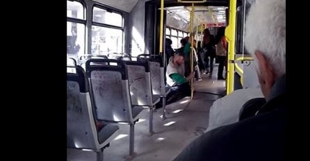 VIDEO: Putnici ušli u tramvaj u Sarajevu, a ono što su unutra vidjeli dugo neće moći zaboraviti