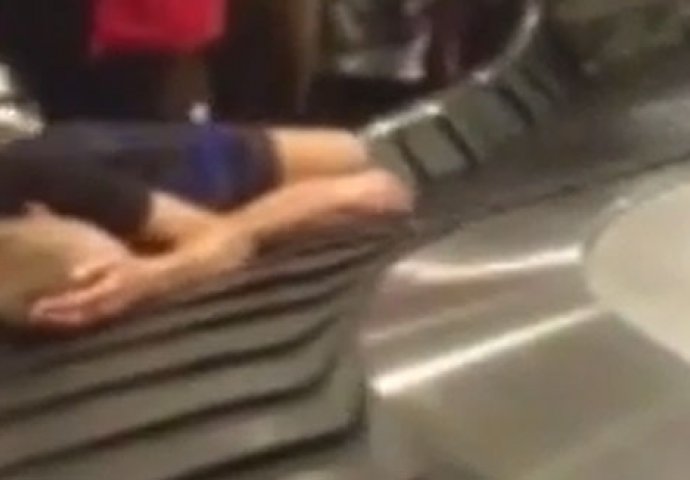 Putnici čekali svoj prtljag, ali na traci im stiglo nešto sasvim drugo...