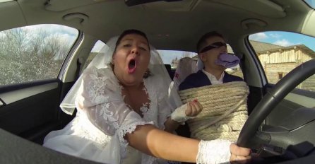 Obukli su kostime i sjeli u auto. Kad vidite šta su poslije uradili, nećete se prestati smijati!