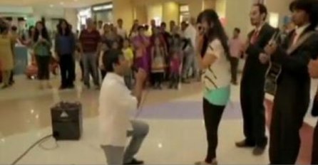 Nevjerovatna scena koja se zaista viđa samo jednom u životu: Zaprosio djevojku, a ona mu gitarom razbila glavu!