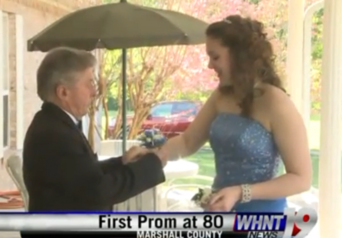 Predivno: Kad vidite šta je ova djevojka uradila za svog 80-godišnjeg djeda, ostat ćete bez riječi!