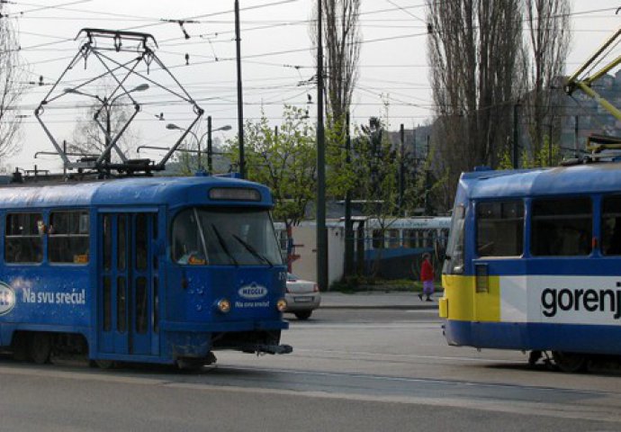 Sarajevo: Tramvaj iskočio iz šina